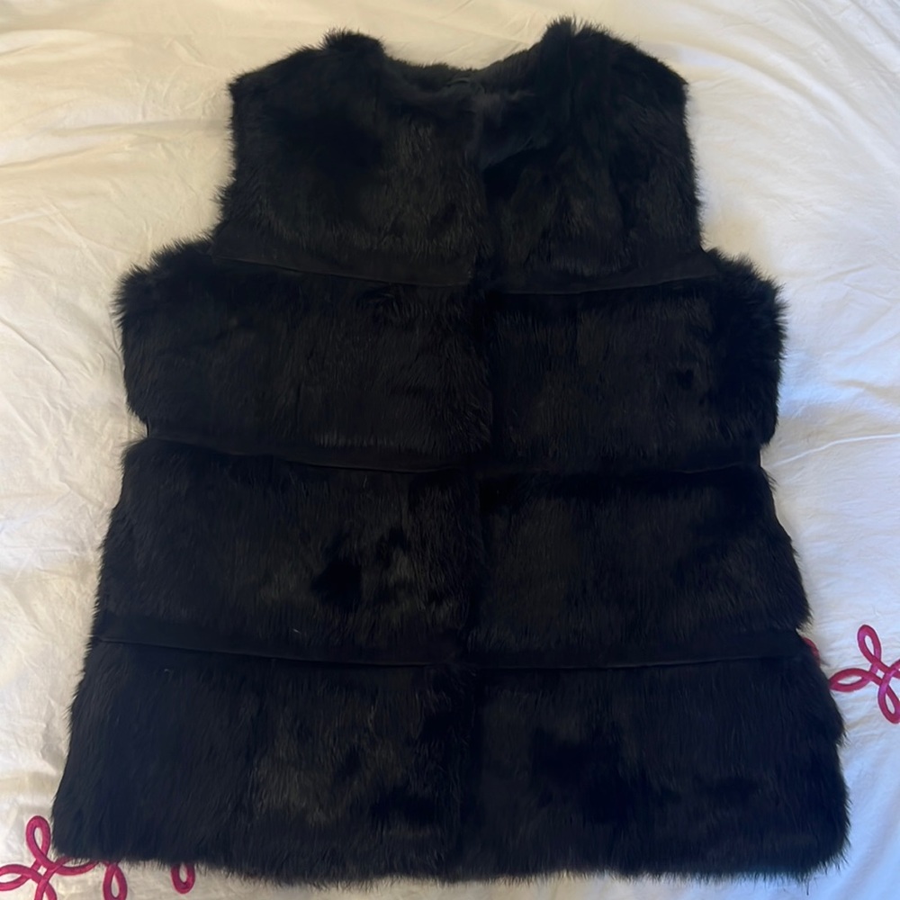 Linda Richard’s black fur very suede detail